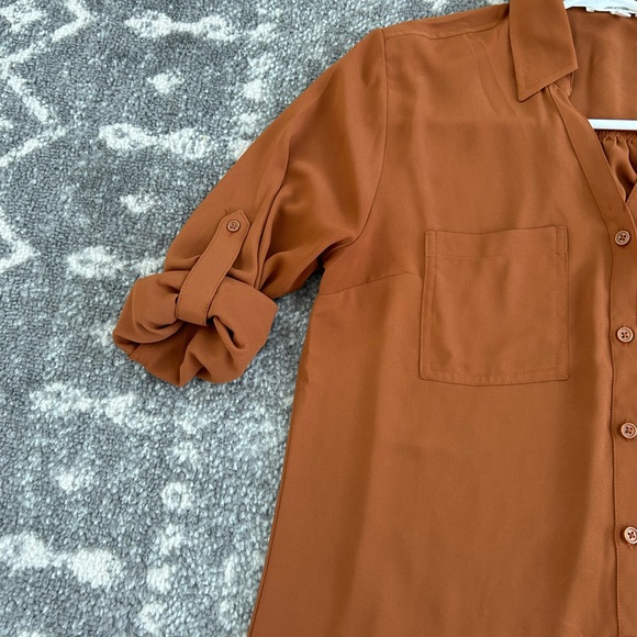 Maurices rust orange button down blouse size medium - Picture 5 of 6